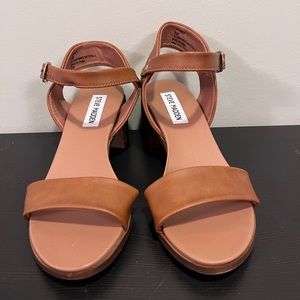 Unworn Size 6.5 Steve Madden Heel Sandals